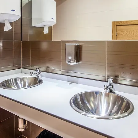 Milpes Hostel Ribadiso